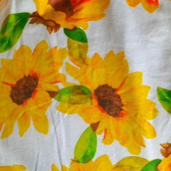 Social Edition / Sunflower White Skirt Sz M 7/8 - Picture 2 of 5